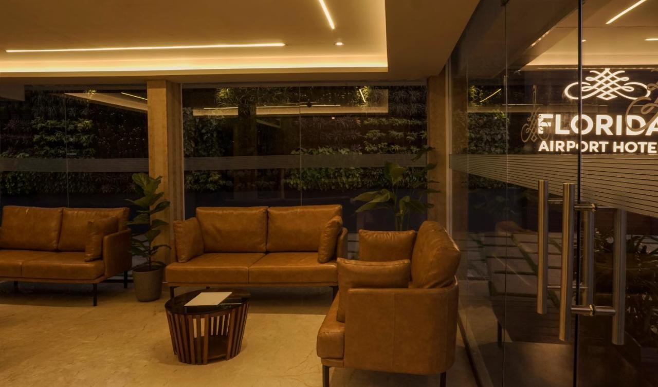 Florida Airport Hotel Kochi Nedumbassery Bagian luar foto